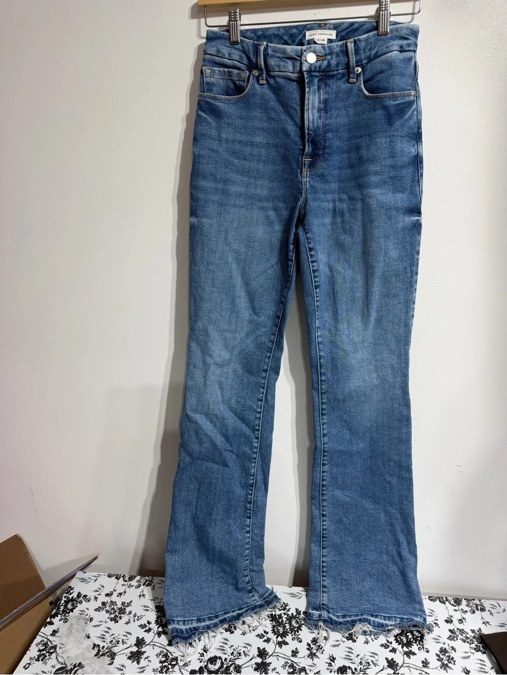 Good American Good Classic Bootcut Raw Hem Blue Jeans Size 2 / 26